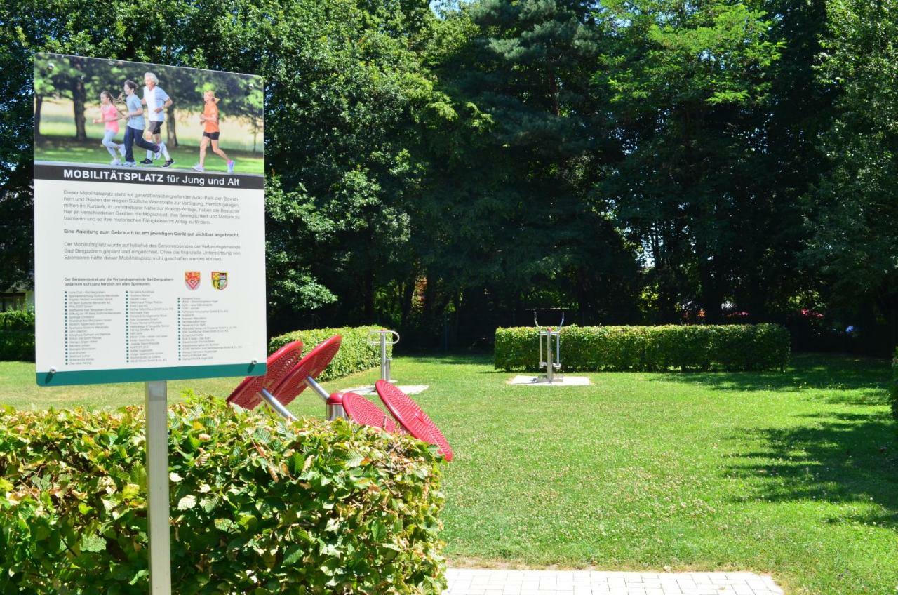 Ferienwohnung Berger Kurparkresidenz Bad Bergzabern Exteriör bild